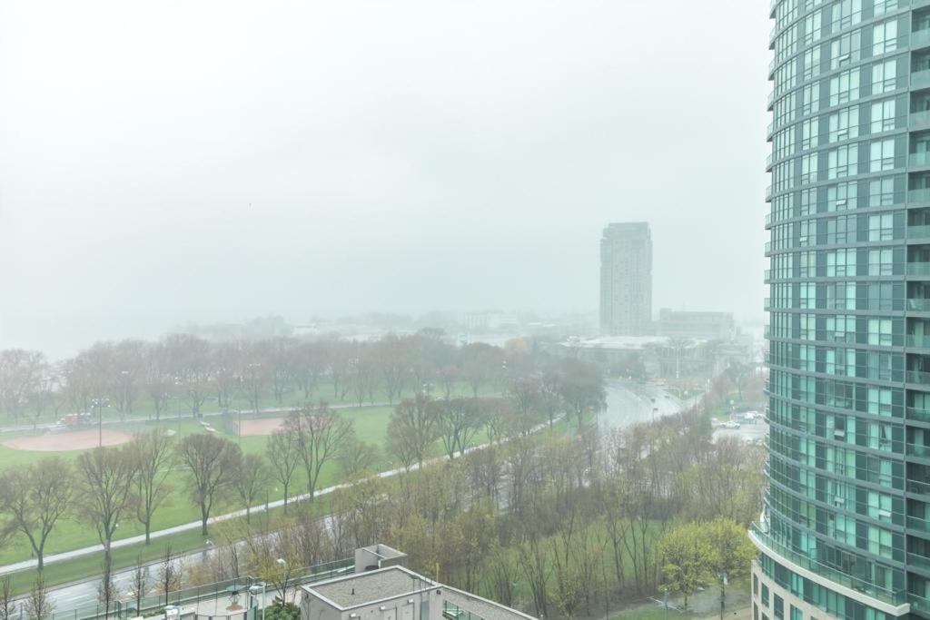 Stunning Lake View Top Floor Studio Toronto