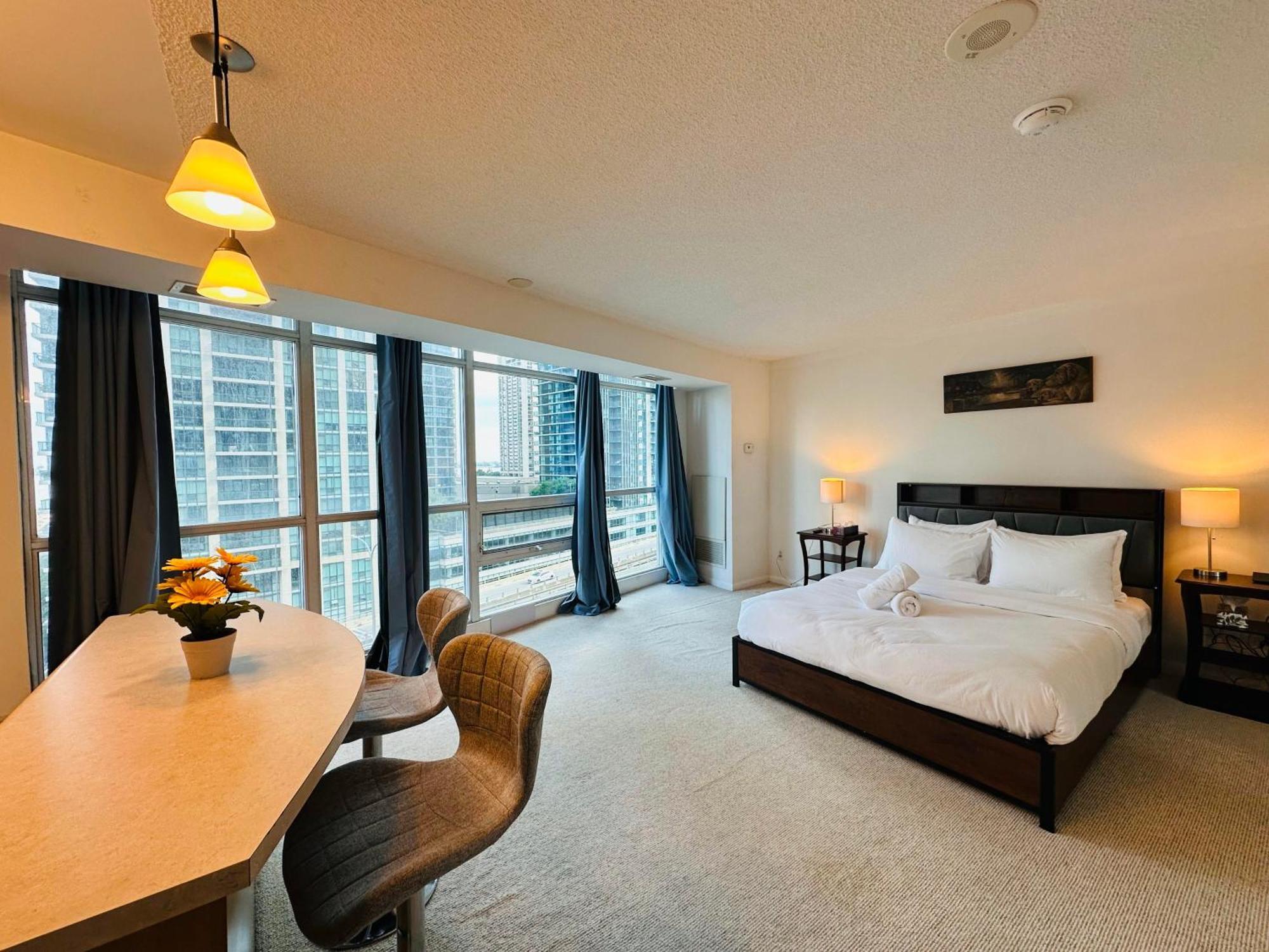 Apartment Rivetstays - The Yonge