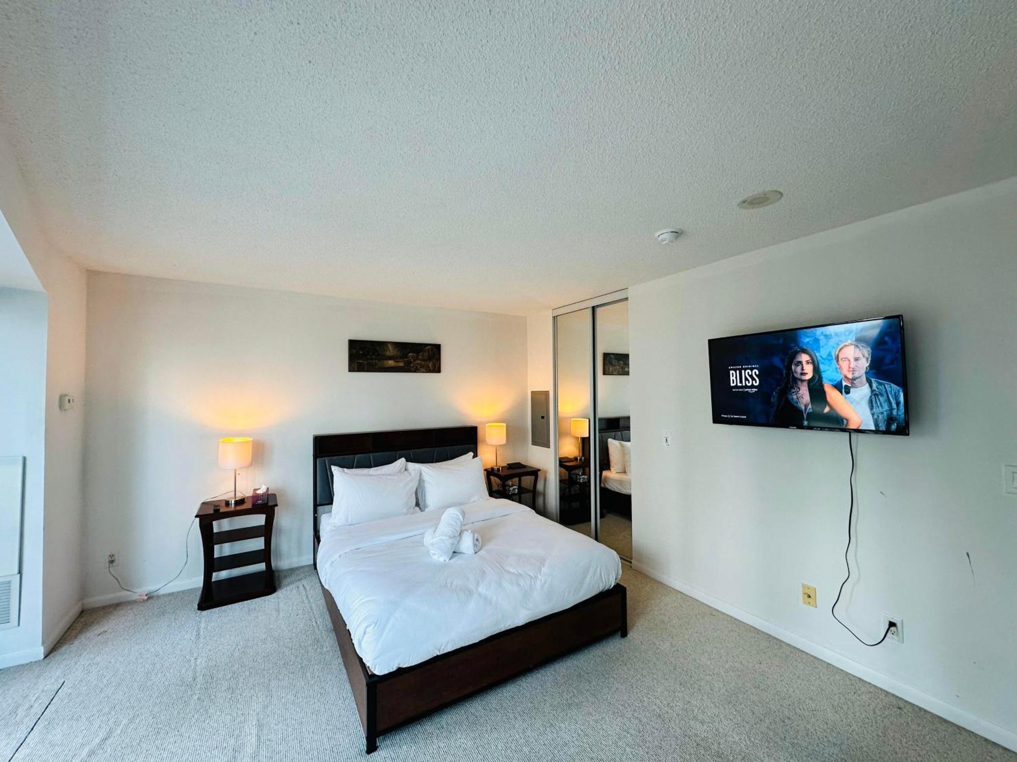 Rivetstays - The Yonge Toronto