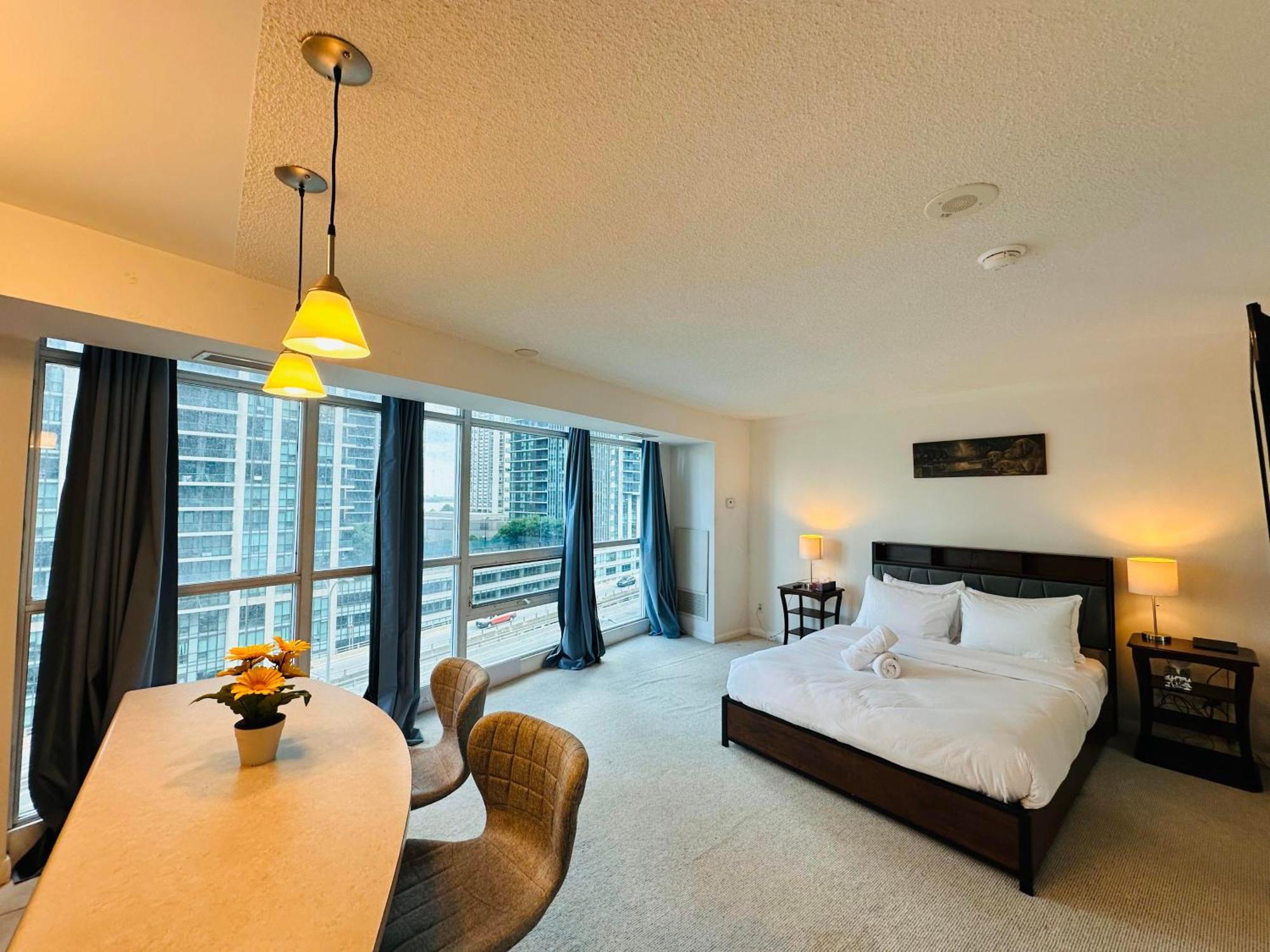 Rivetstays - The Yonge Toronto