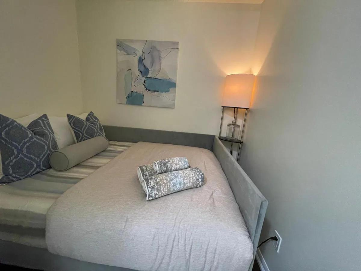 Modern Stylish - 5 Min From Cn Tower Ferienhaus