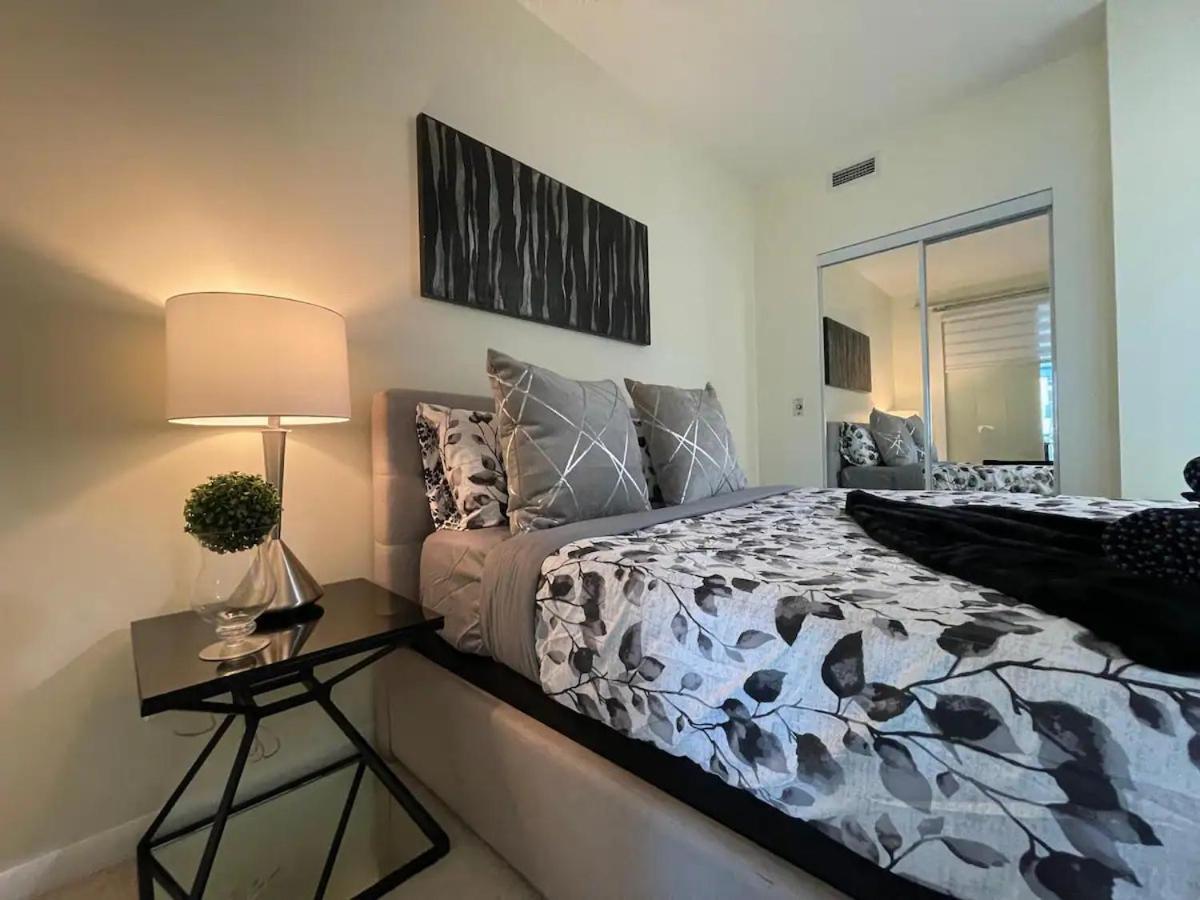 Elegant Cityview In Holiday home *