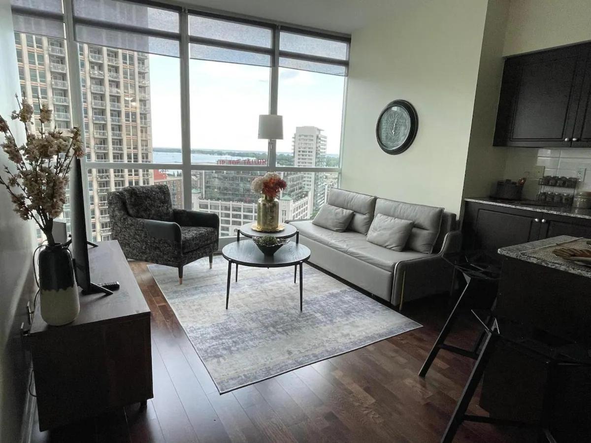 Elegant Cityview In Toronto