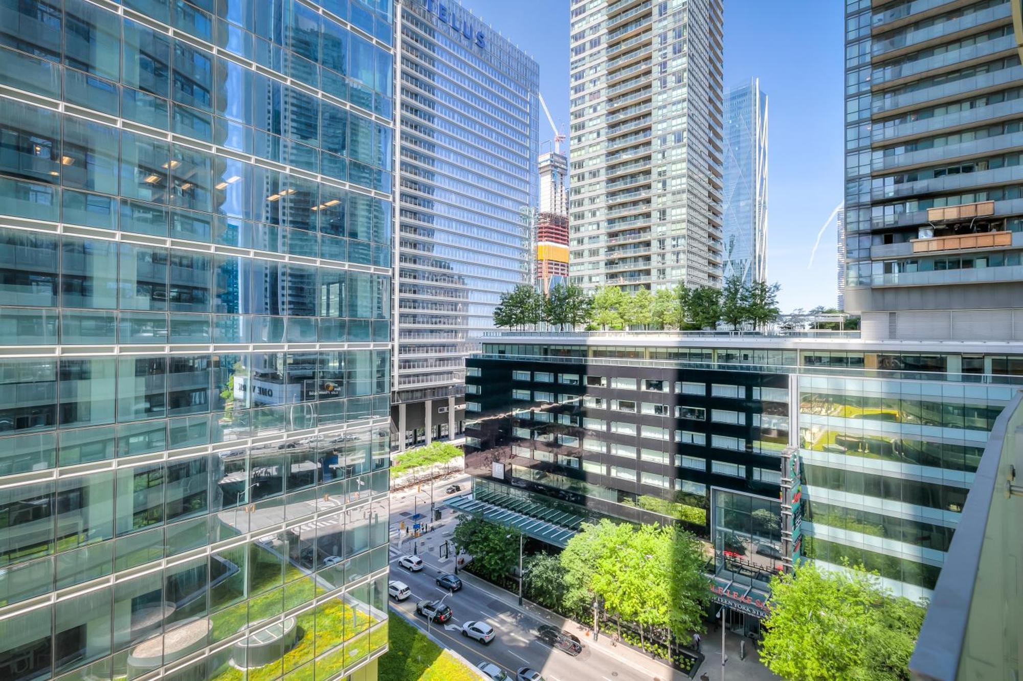 Rivetstays - The York Apartment Toronto