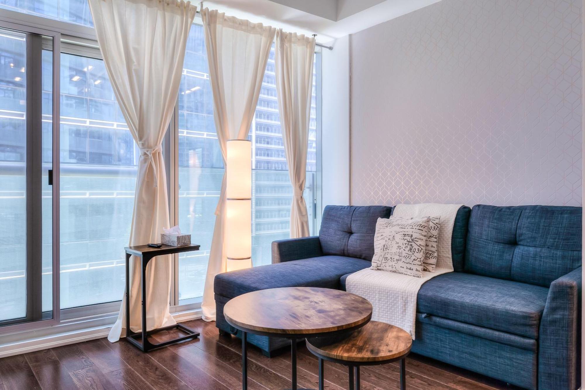 Rivetstays - The York Apartment Toronto