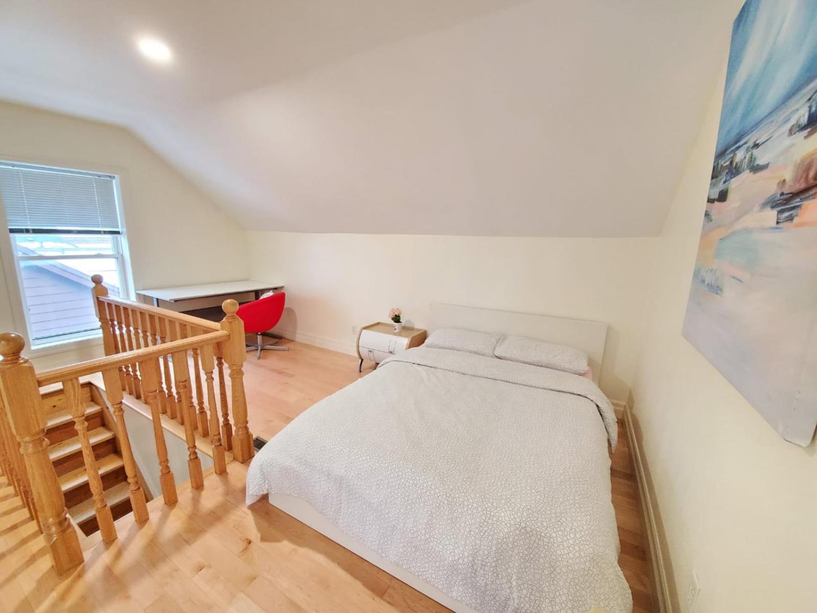 Apartment Mins Walk To Trinity Bellwood Park From Your Downtown