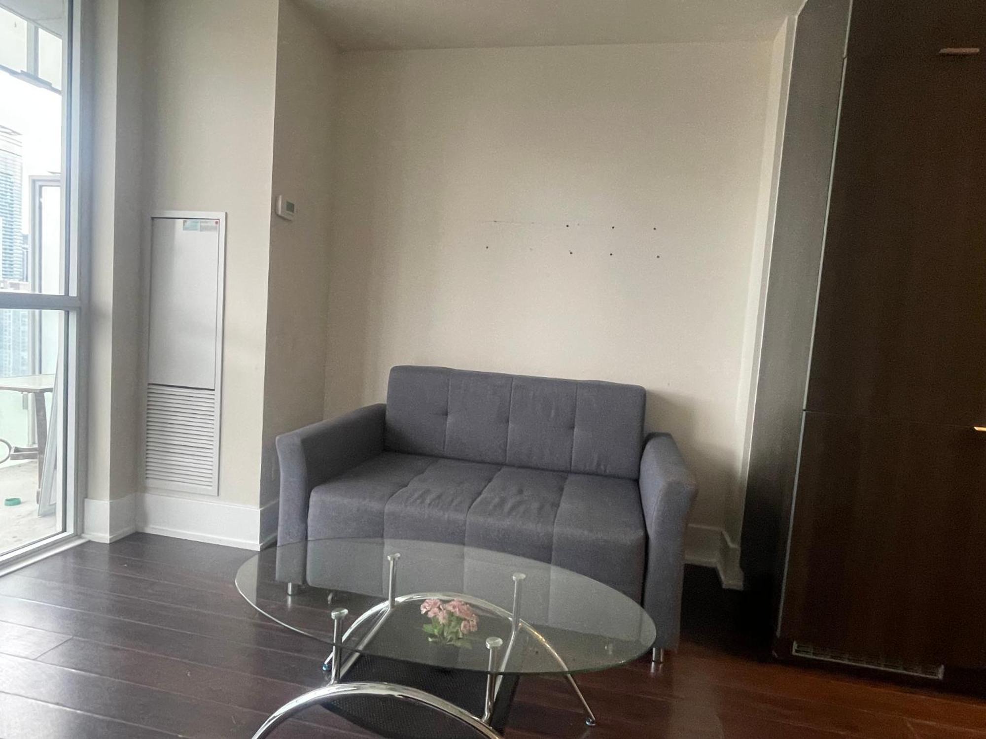 300 Front St West Aparthotel *