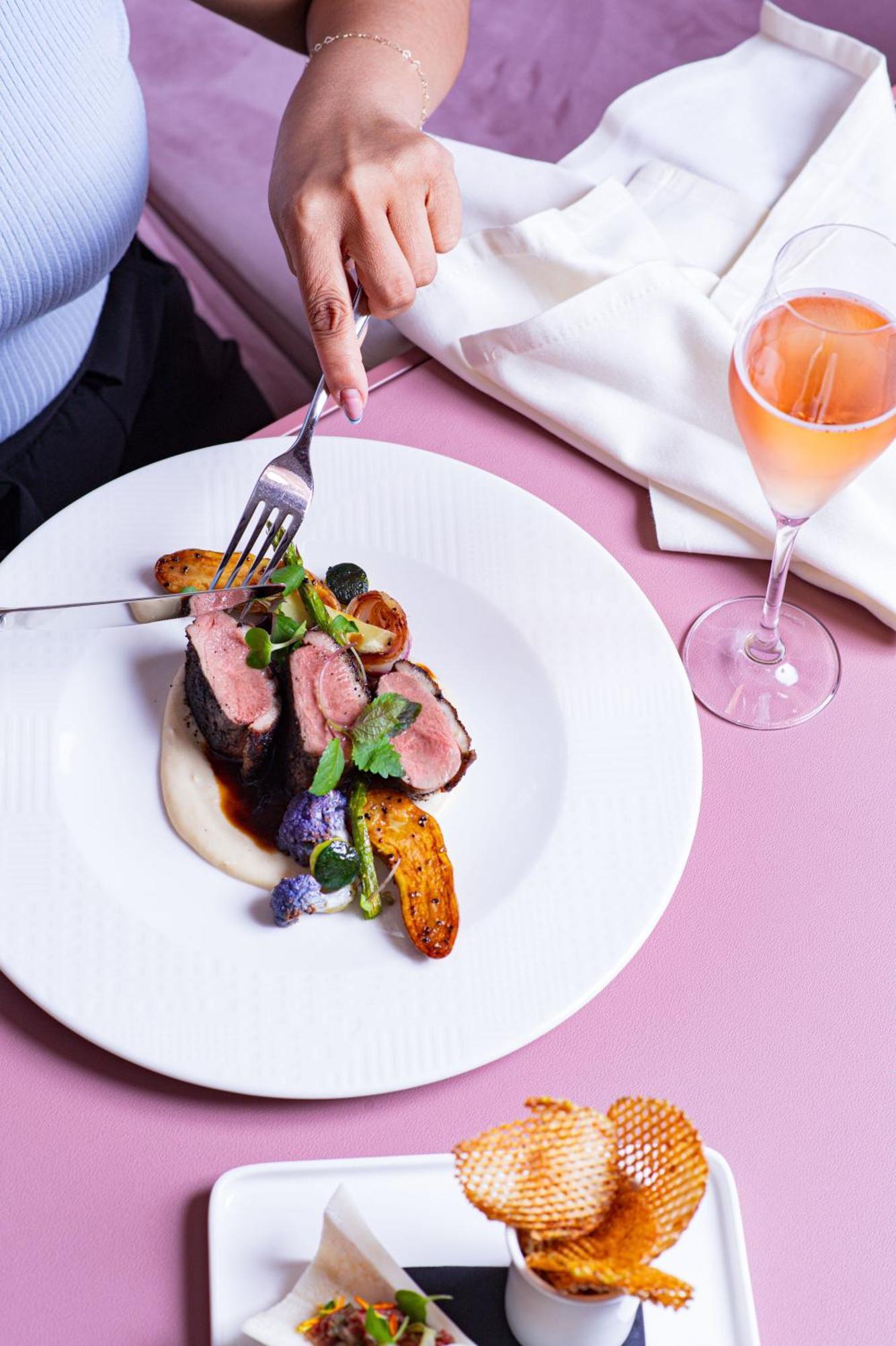 Revery Downtown, Curio Collection By Hilton 4* Toronto