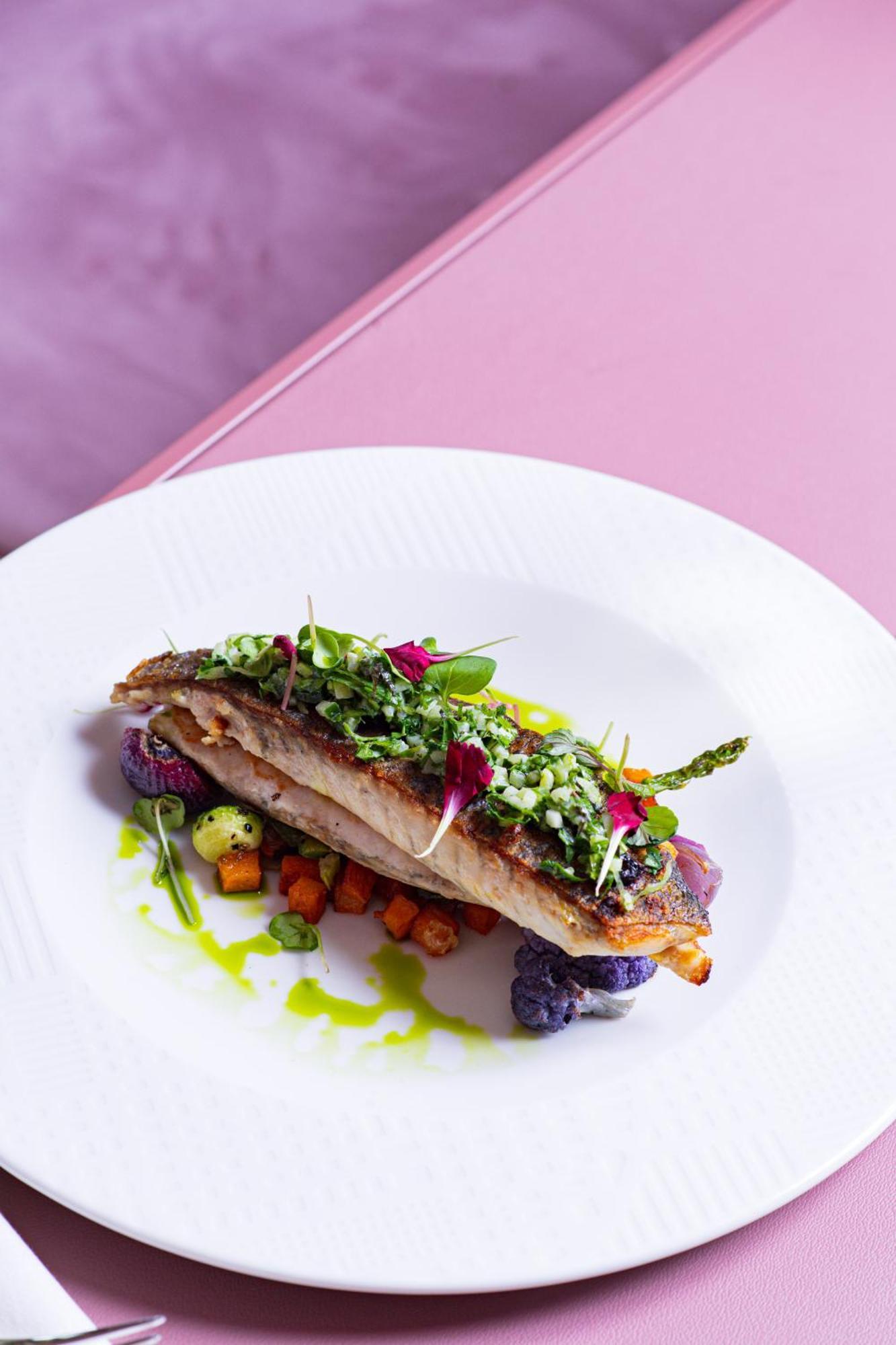 Hotel Revery Downtown, Curio Collection By Hilton Toronto