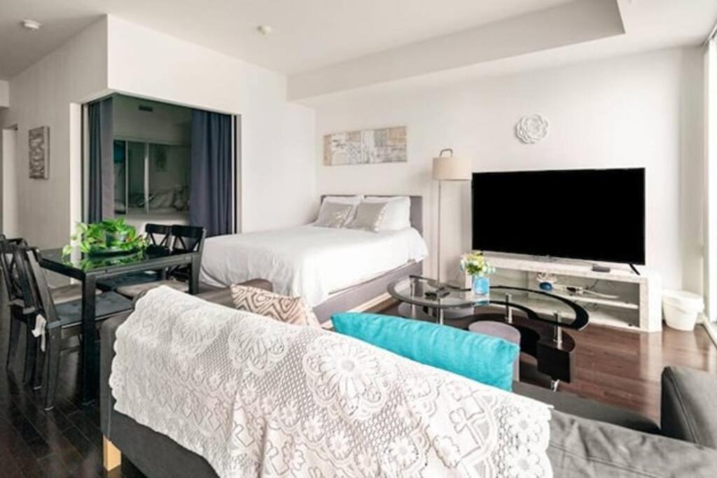 Apartment Newdowntown By Unionstationscotiaarena Toronto