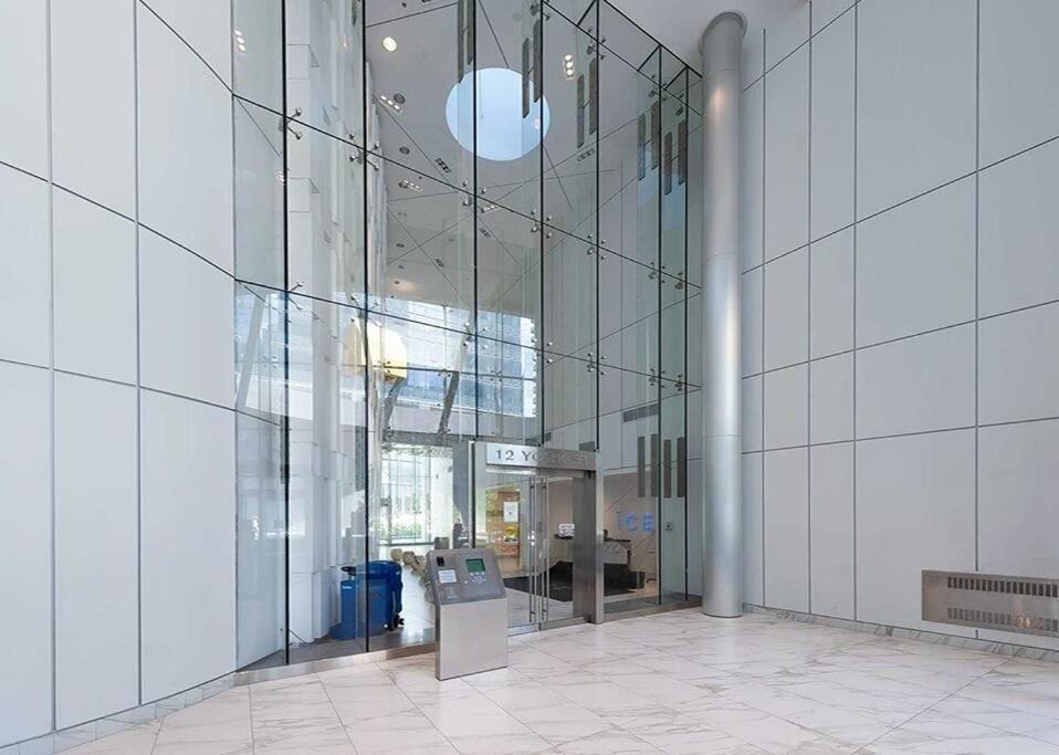 Newdowntown By Unionstationscotiaarena Apartment Toronto