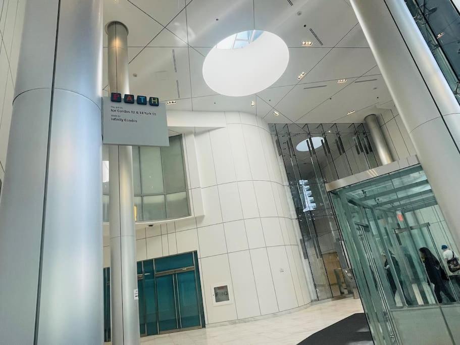 Apartment Newdowntown By Unionstationscotiaarena Toronto