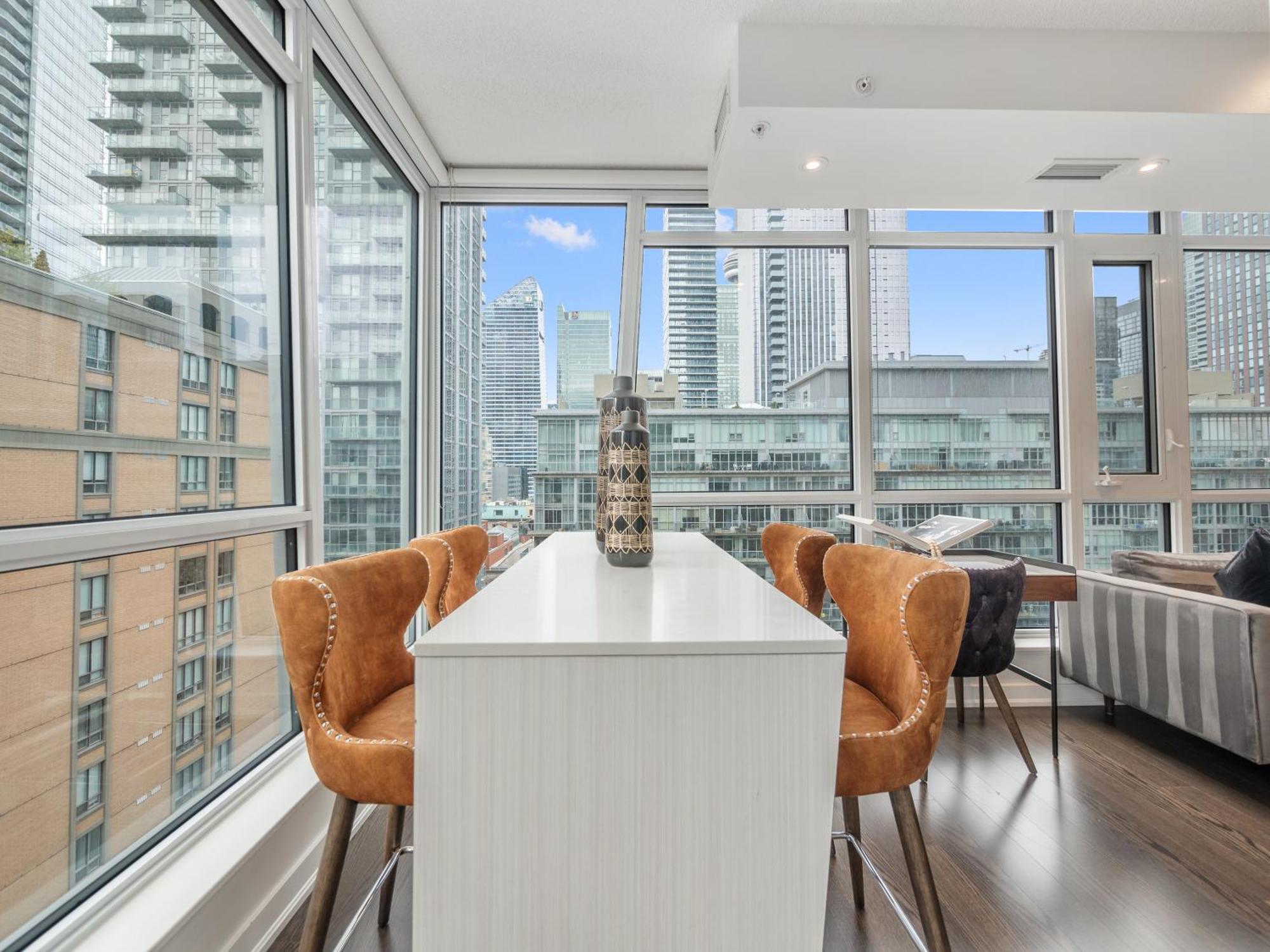 Presidential Two Bedroom - Downtown * Toronto