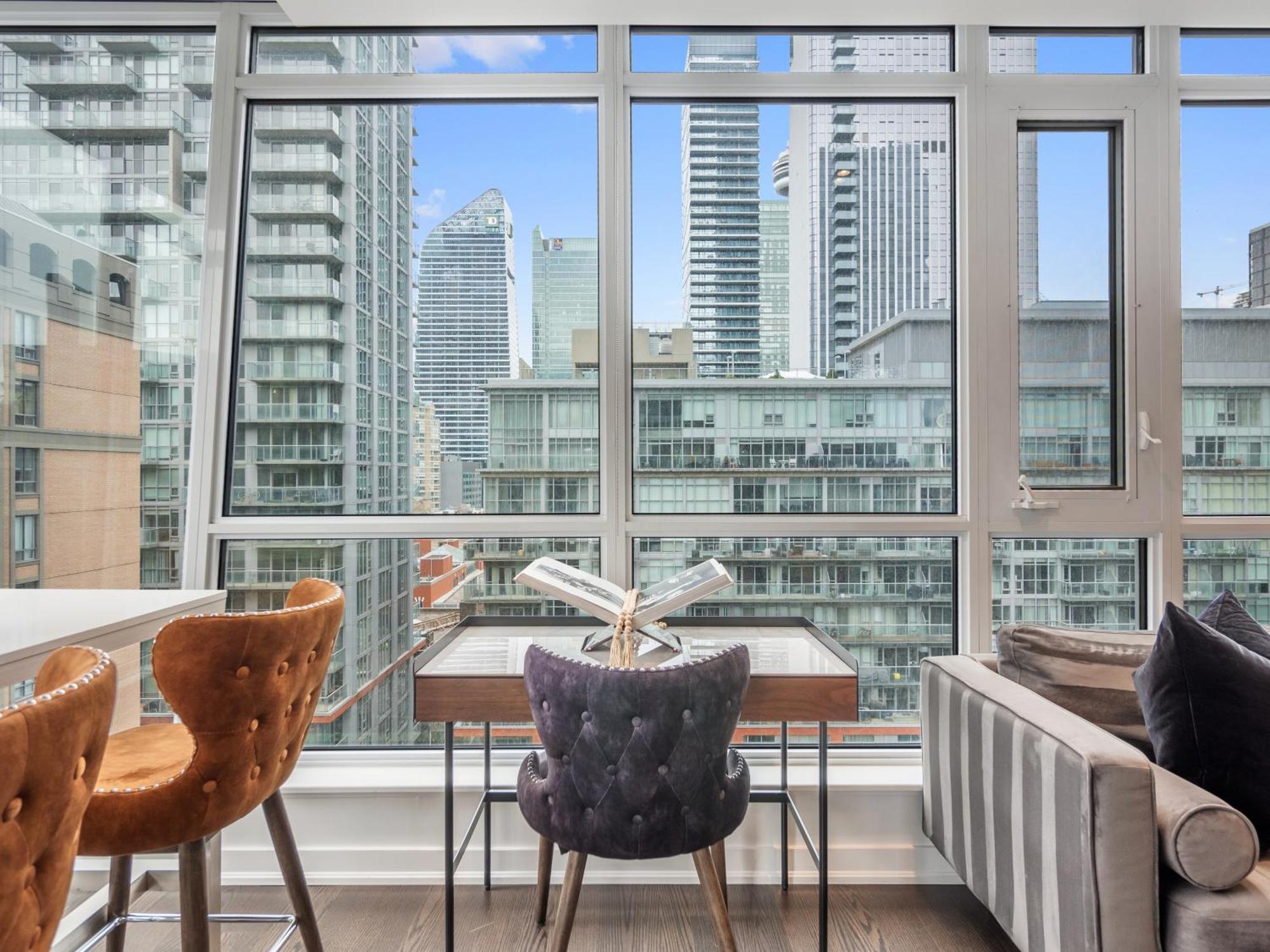 Presidential Two Bedroom - Downtown Apartment Toronto