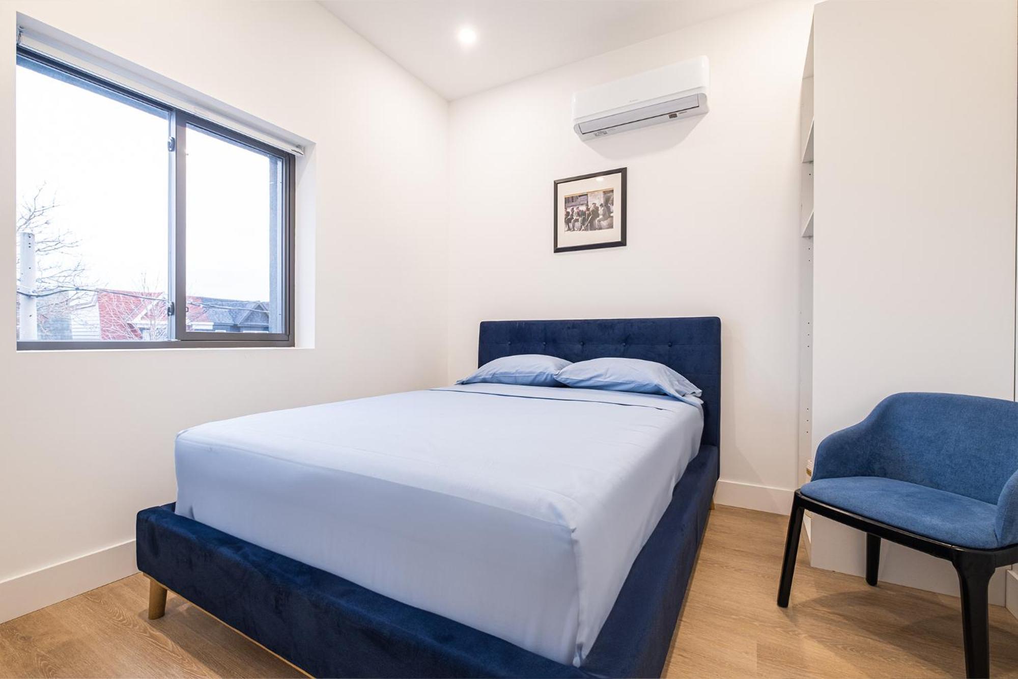 Privatunterkunft New Queen Bedroom With Private Bathroom In Toronto