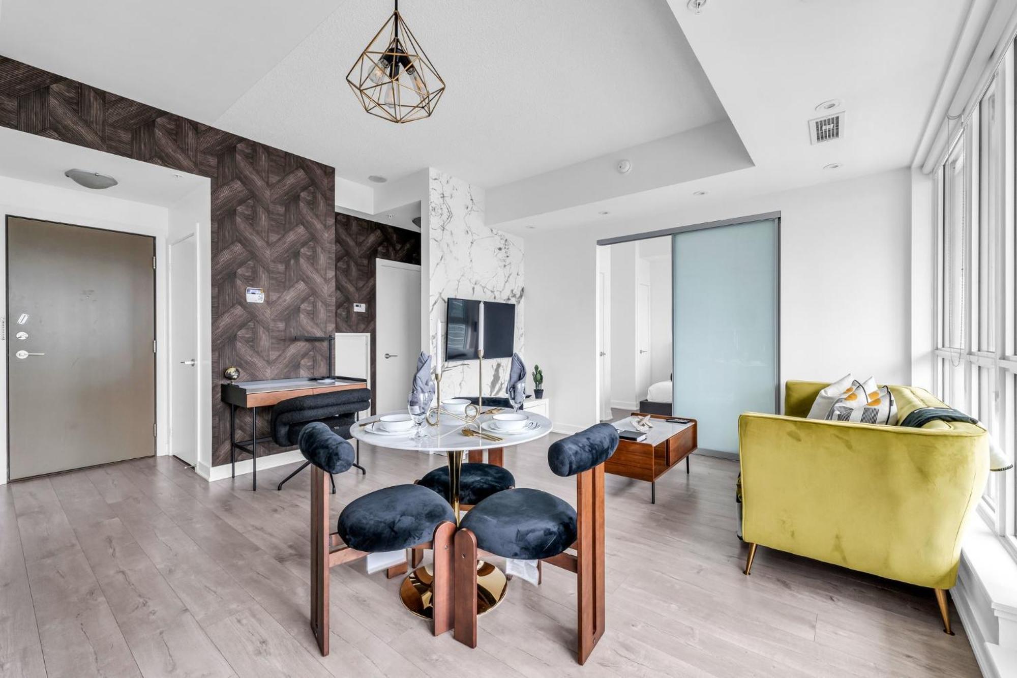 Apartment Deluxe 1br With Bird's Eye Cn Tower Views *