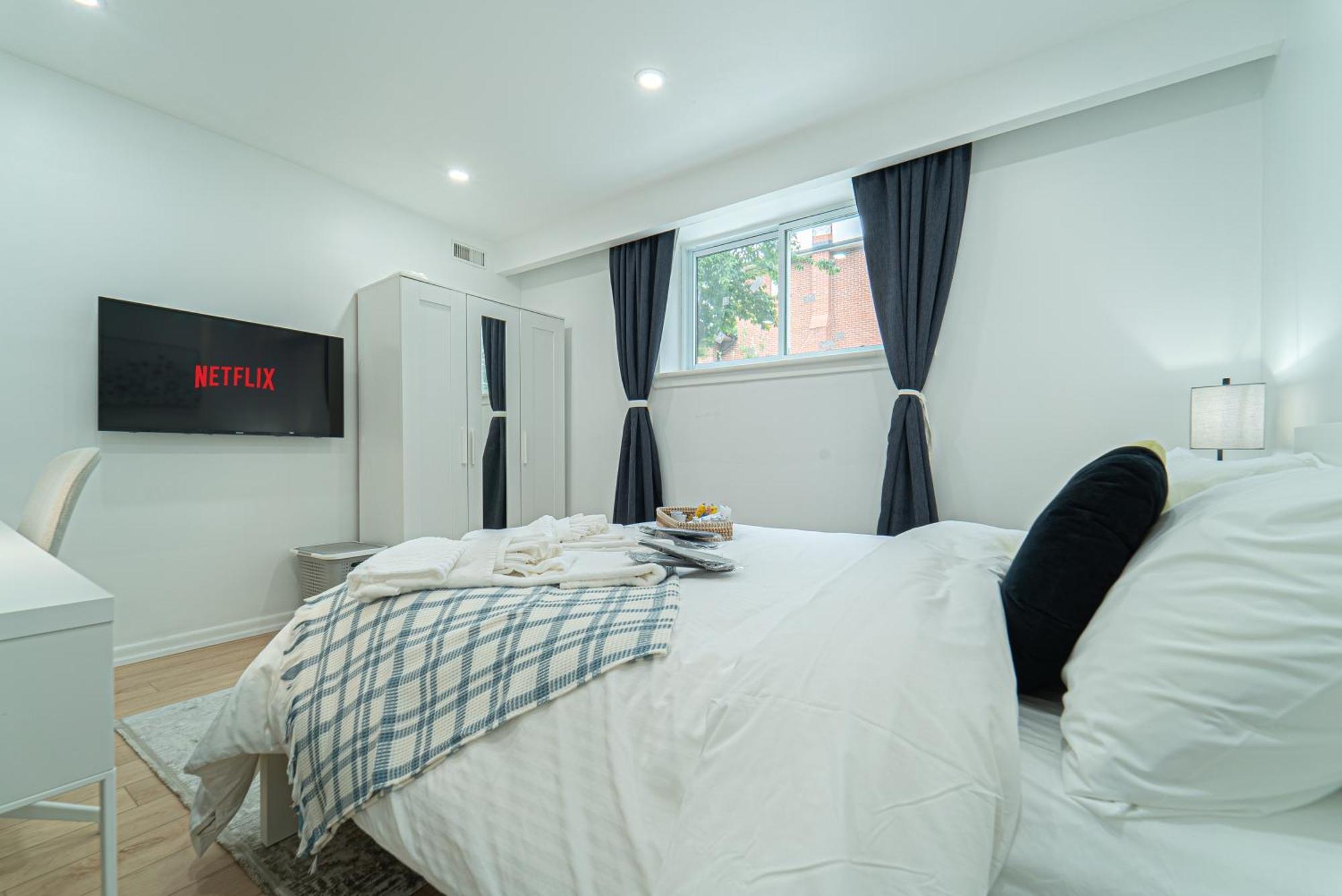 Homestay Near Sheppard Ave With Wi-fi, Essentials, Parking, Kitchen