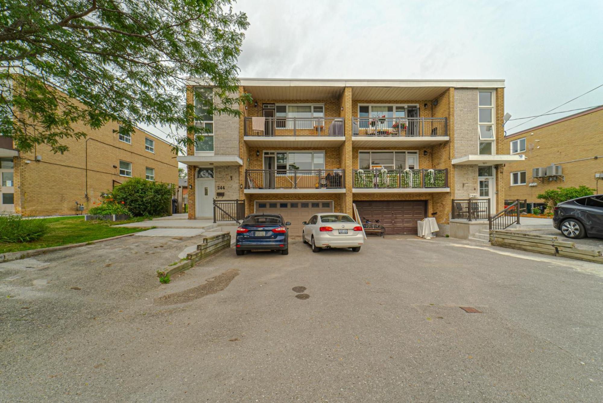 Homestay Near Sheppard Ave With Wi-fi, Essentials, Parking, Kitchen *