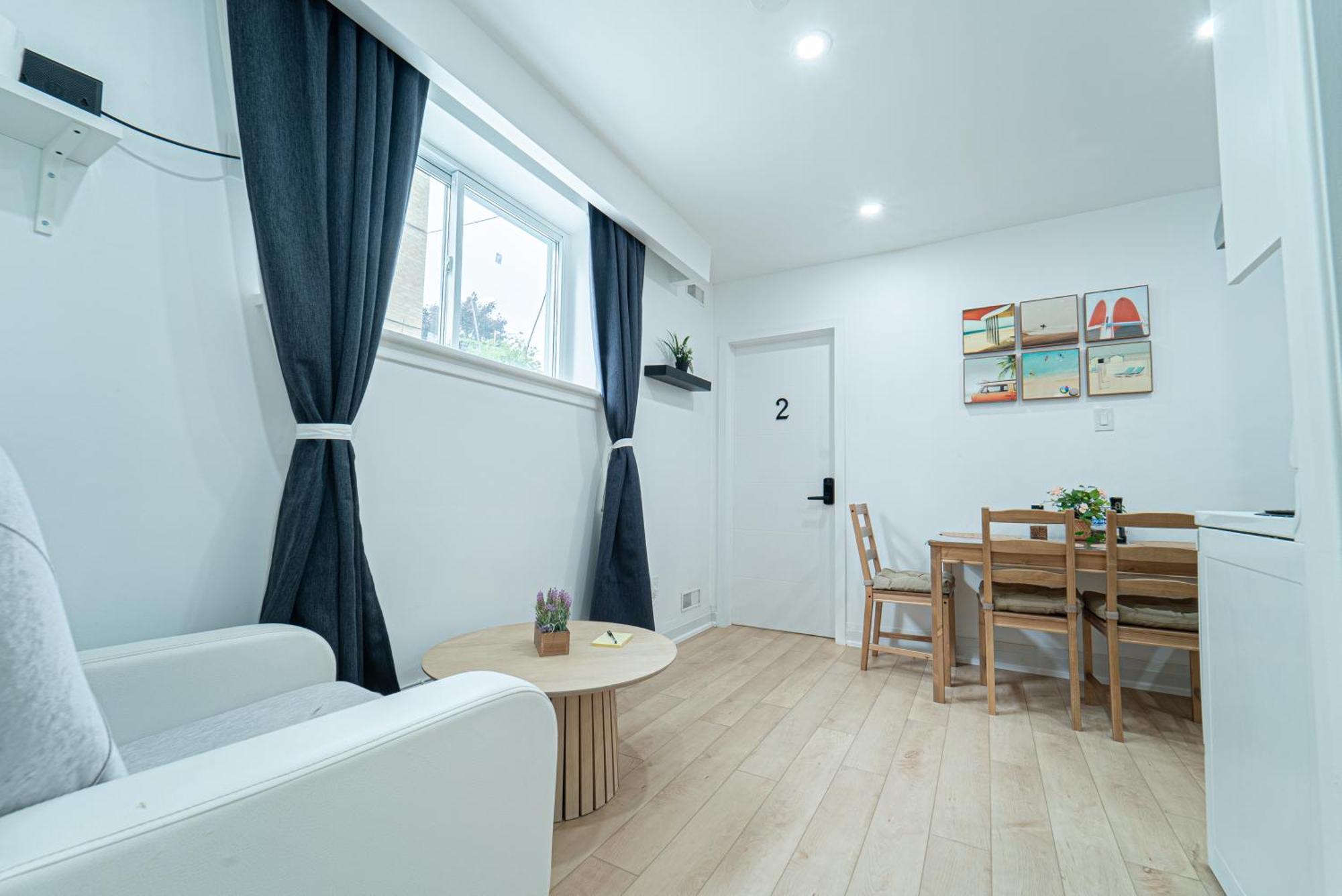 Homestay Near Sheppard Ave With Wi-fi, Essentials, Parking, Kitchen Toronto