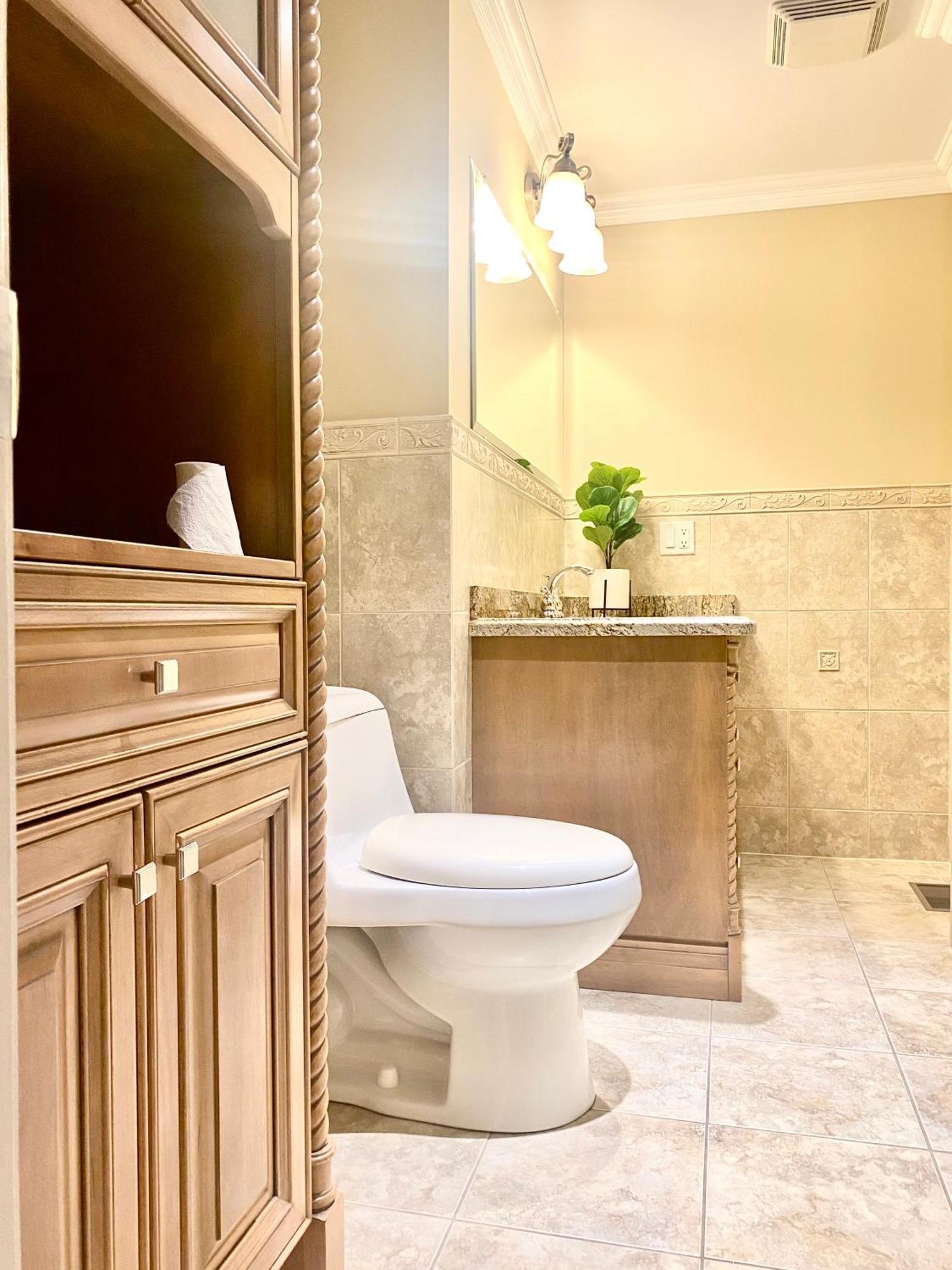 Homestay Nice Bedrooms In North York, Ontario *