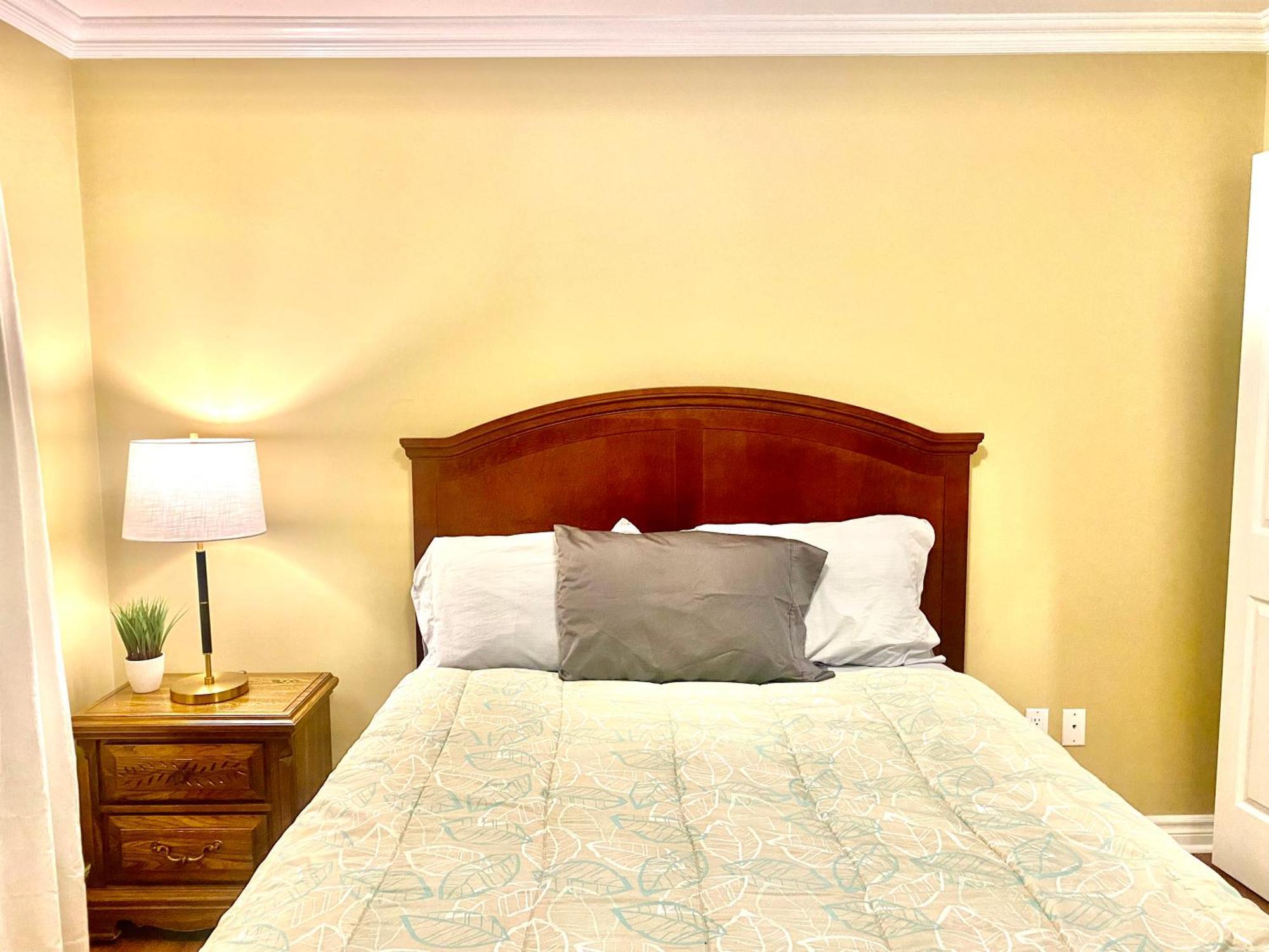 Nice Bedrooms In North York, Ontario *