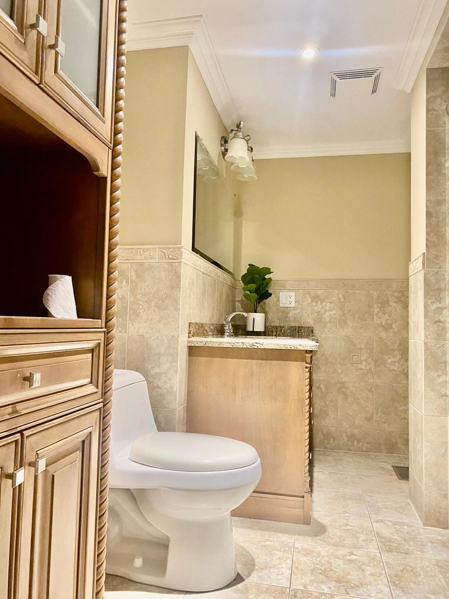 Nice Bedrooms In North York, Ontario Homestay *