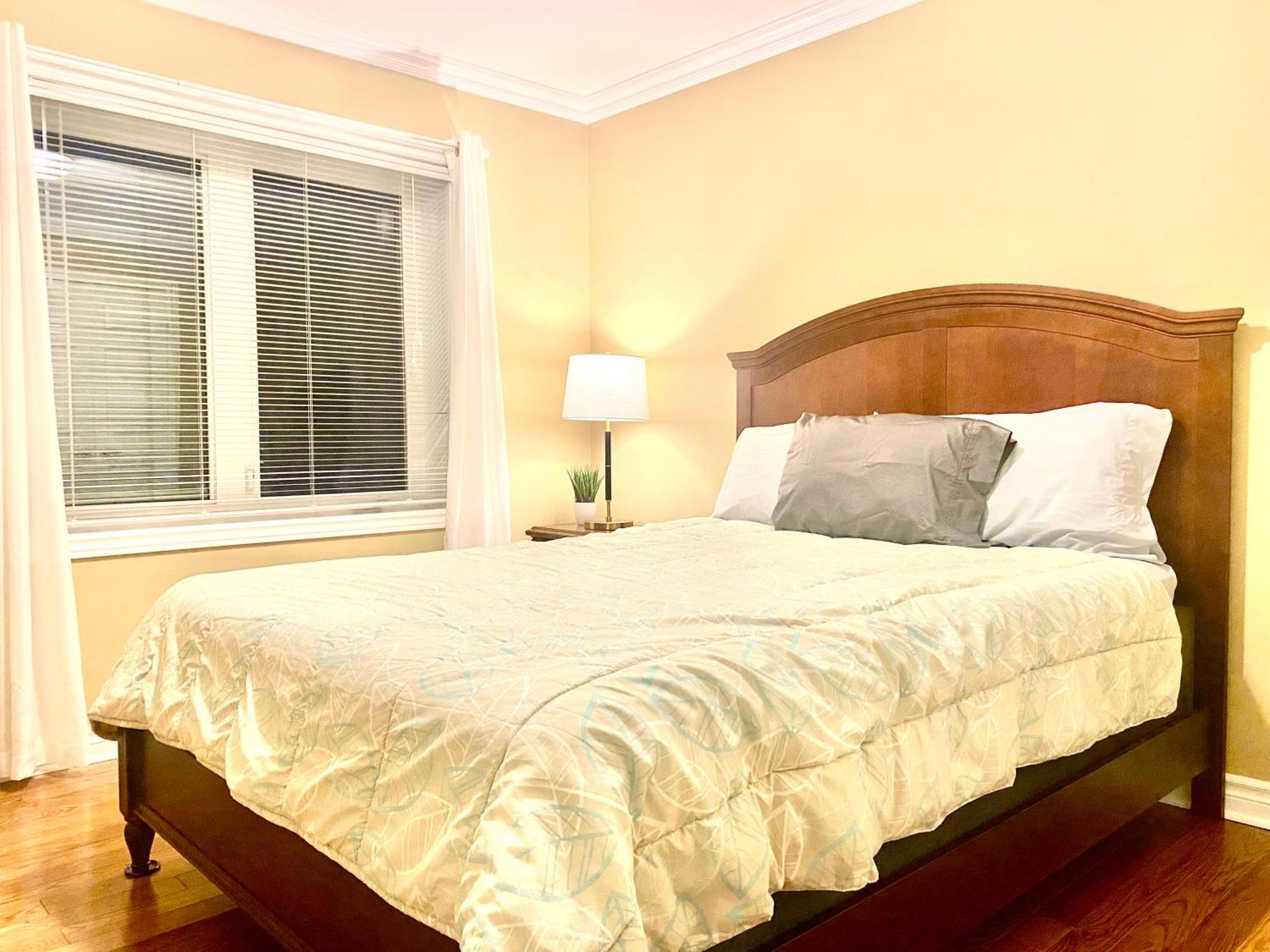 Homestay Nice Bedrooms In North York, Ontario *