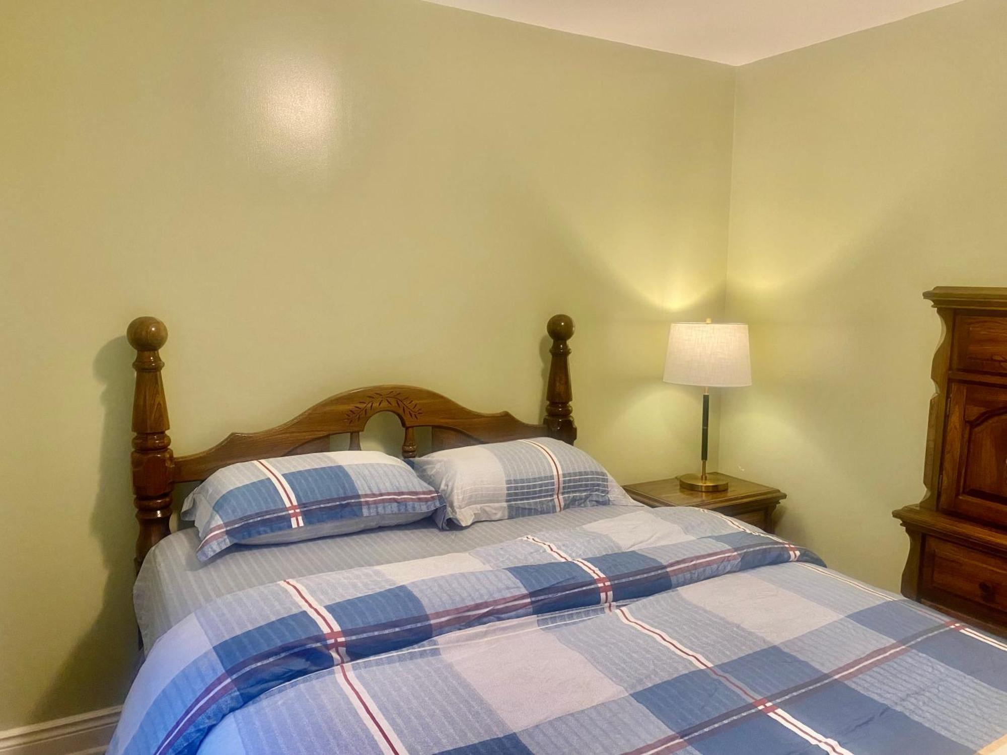 Nice Bedrooms In North York, Ontario *