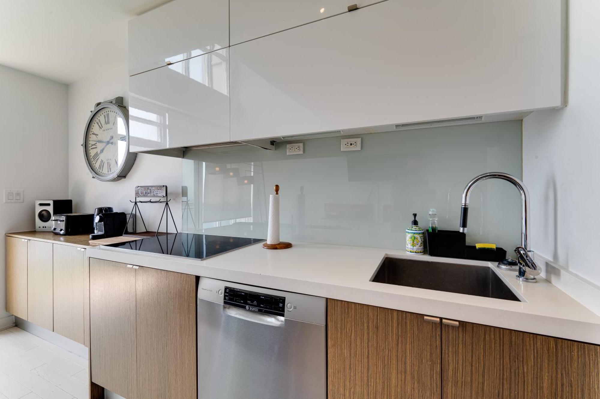 Penthouse Paradise - Downtown - Pool & Gym Apartment Toronto