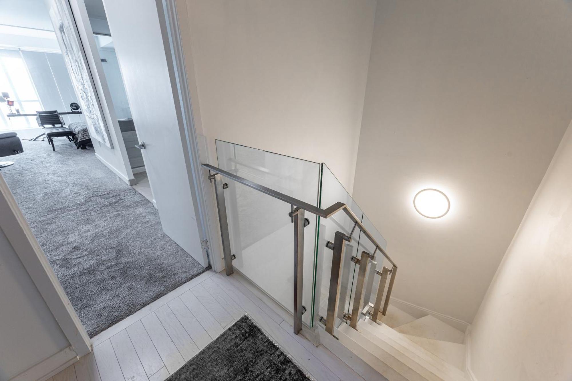 Penthouse Paradise - Downtown - Pool & Gym Apartment Toronto