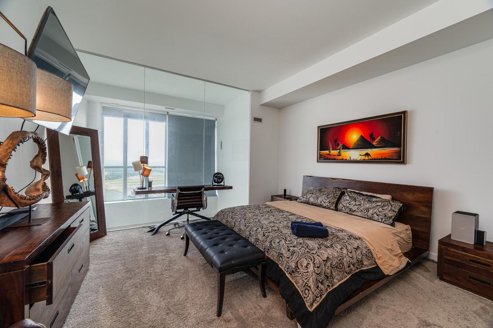 Penthouse Paradise - Downtown - Pool & Gym Apartment Toronto