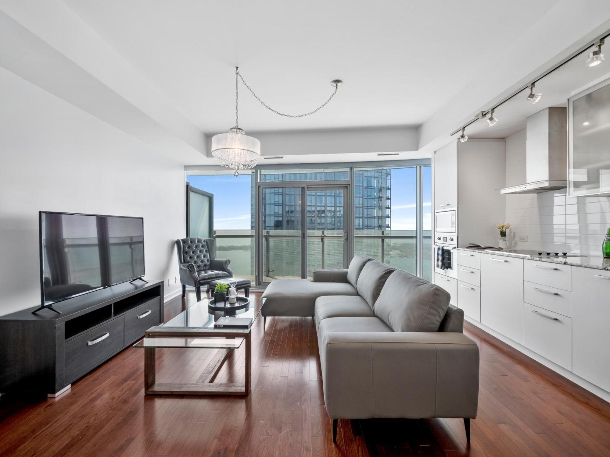 Delta - Scotiabank Arena & Mtcc - Downtown * Toronto