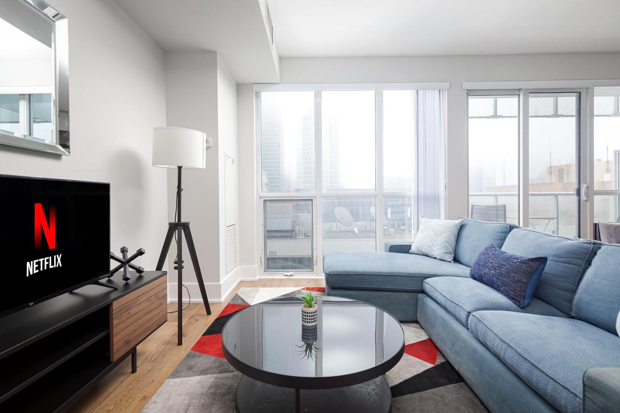 Apartment Perfect Sleeps 4 Across From Cn Tower!