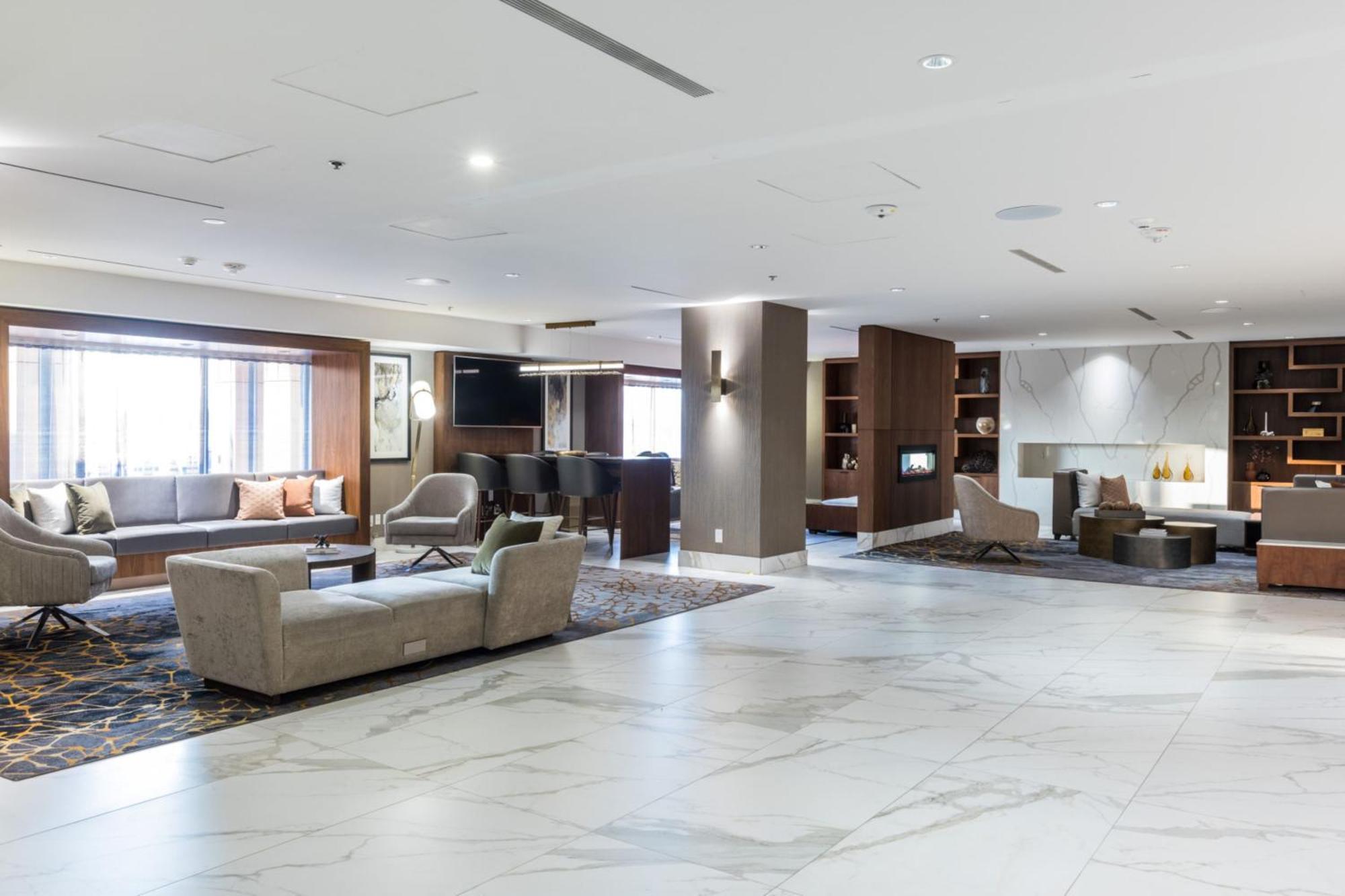 Crowne Plaza Airport By Ihg Hotel 4*