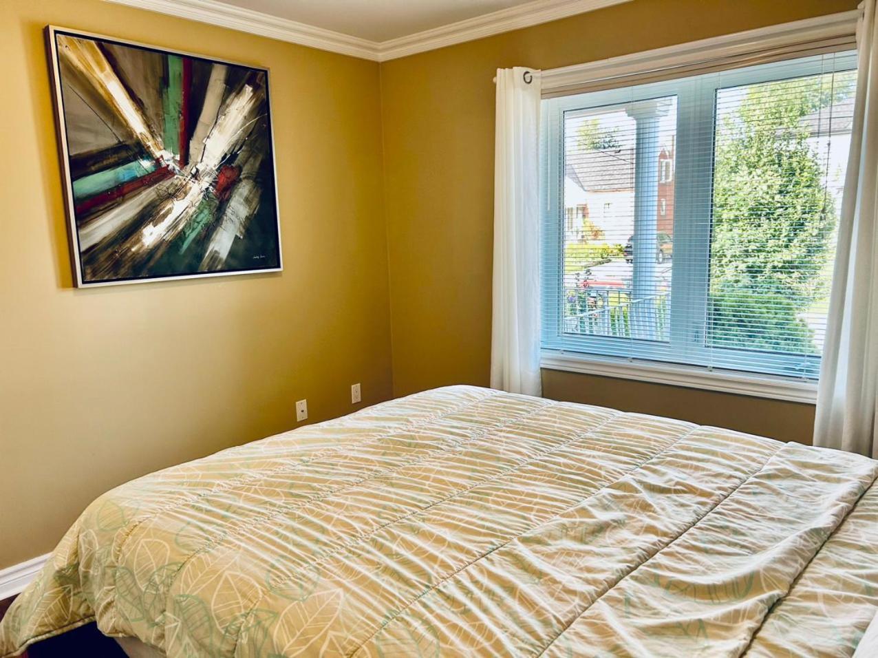 Nice Bedrooms In North York, Ontario Homestay