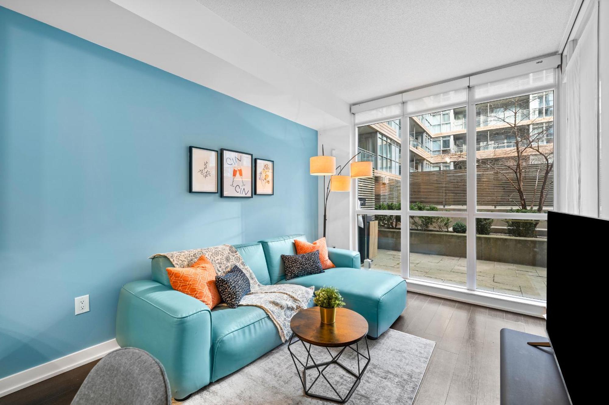 Charming 2br Near Cn Tower & Harbourfront Toronto