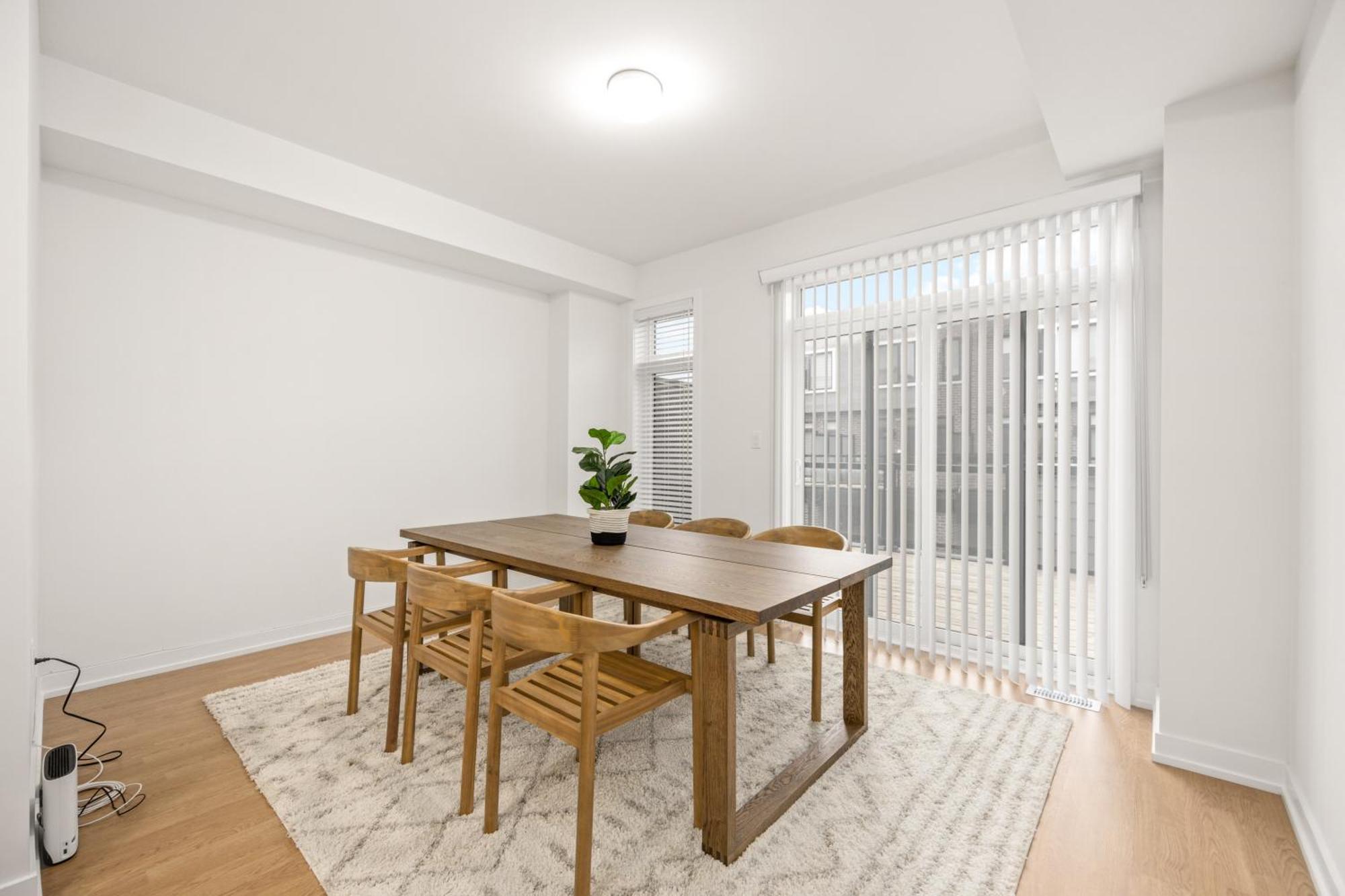 Private M A P L E With Attached Full Bathroom In Toronto, On, Canada
