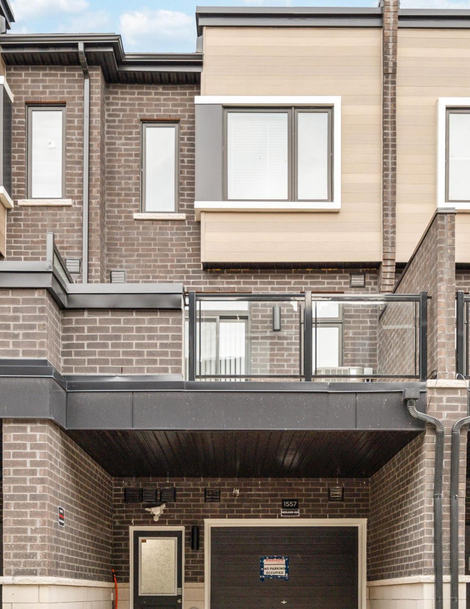 Private M A P L E With Attached Full Bathroom In Toronto, On, Canada Toronto