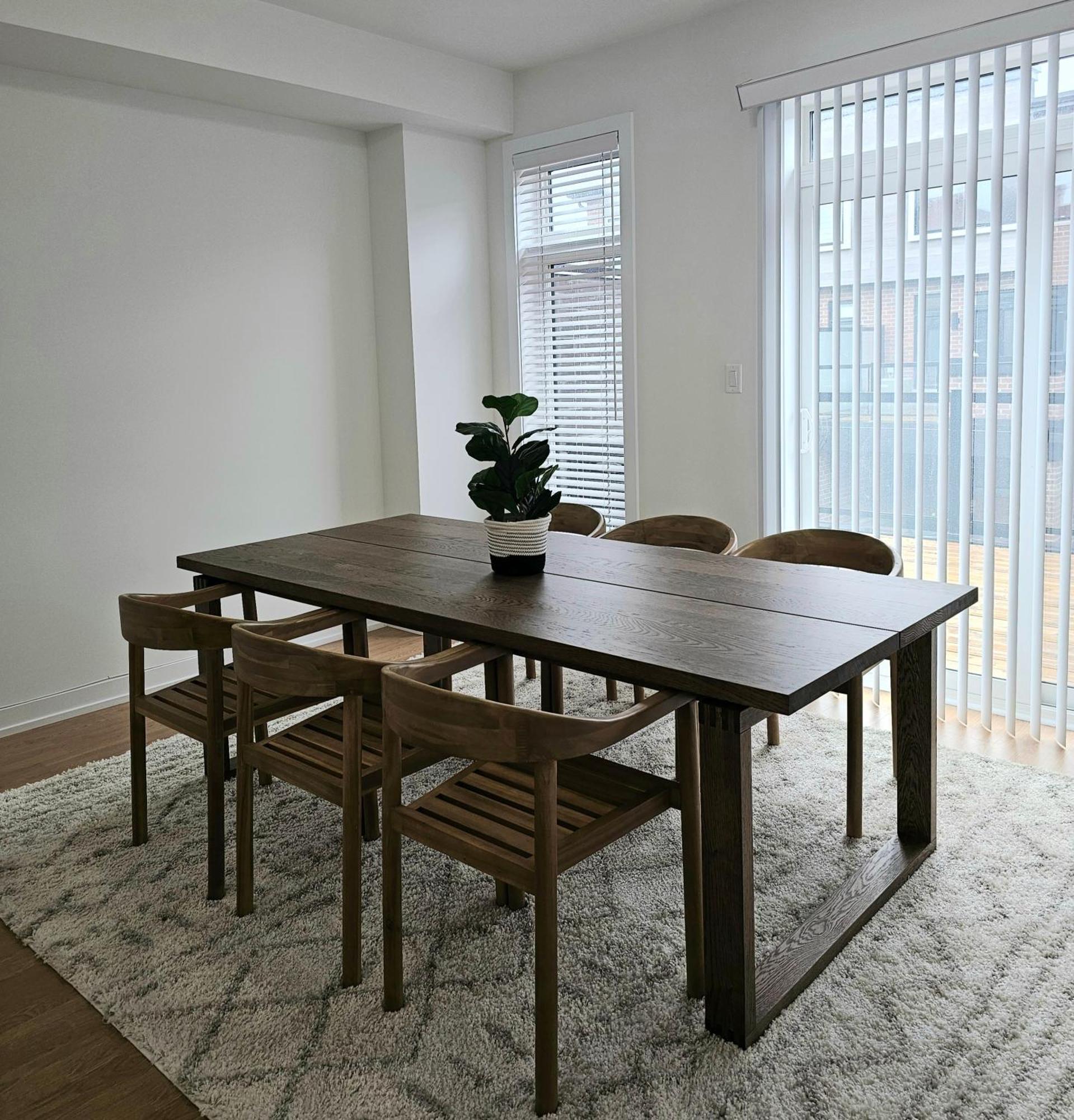Guest house Private M A P L E With Attached Full Bathroom In Toronto, On, Canada *