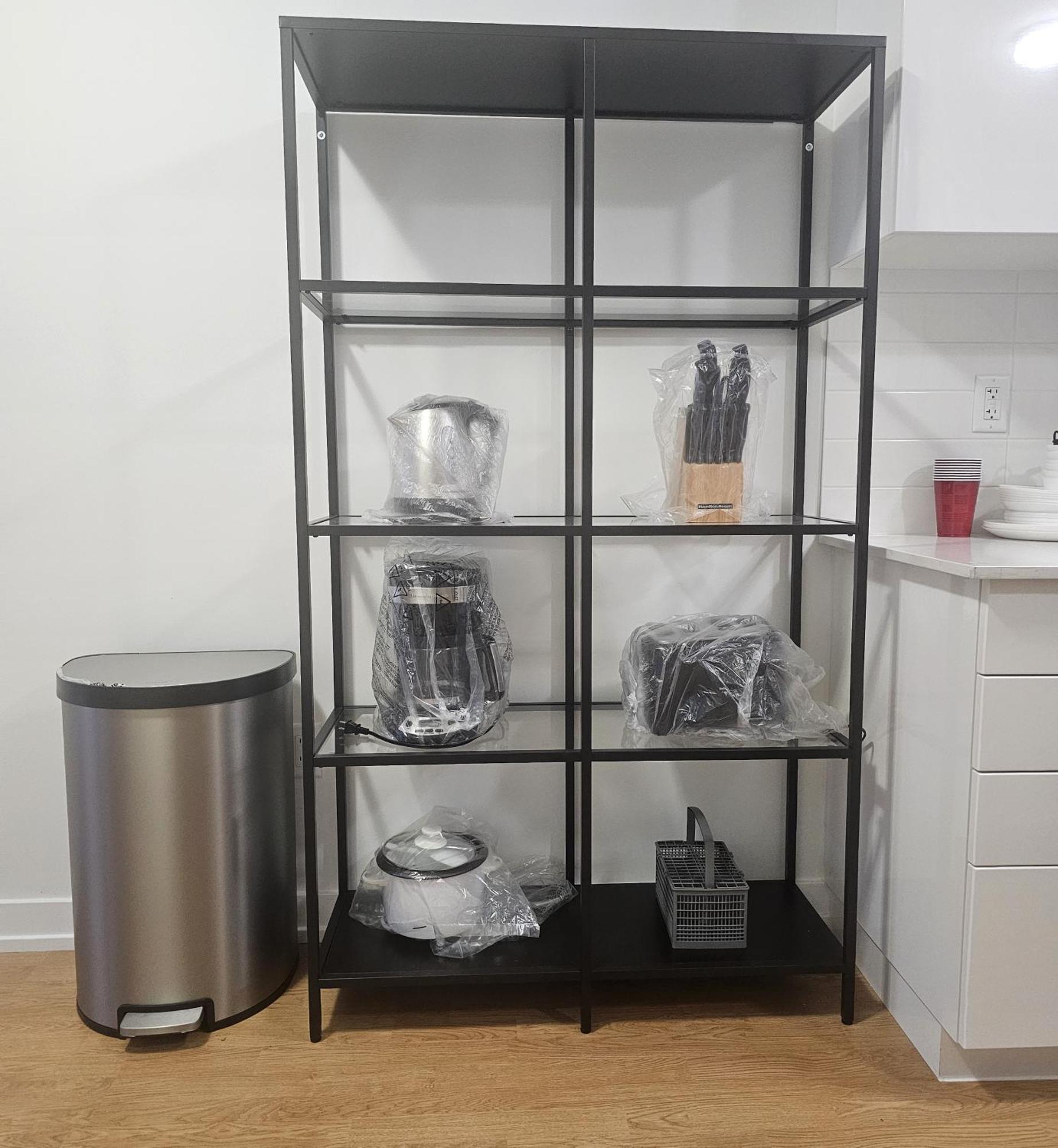 Private M A P L E With Attached Full Bathroom In Toronto, On, Canada Toronto
