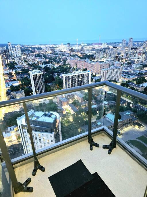 Apartment Stylish Luxe 1 Bedrom With Sofa Bed Toronto