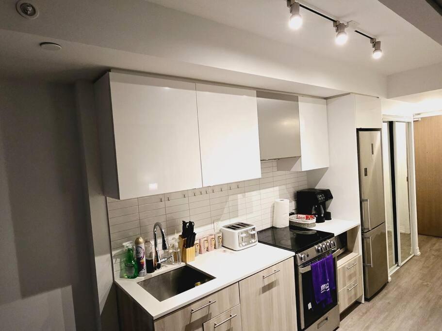 Stylish Luxe 1 Bedrom With Sofa Bed Apartment *