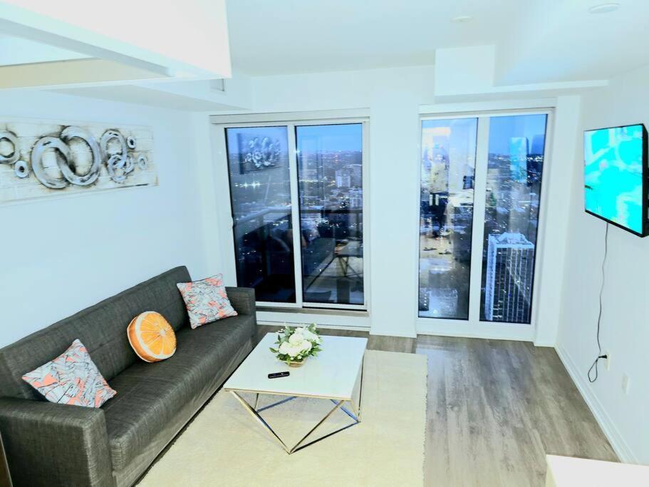 Stylish Luxe 1 Bedrom With Sofa Bed * Toronto