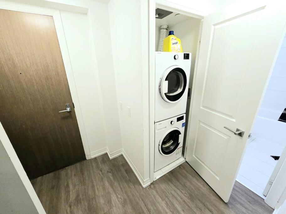 Apartment Stylish Luxe 1 Bedrom With Sofa Bed Toronto