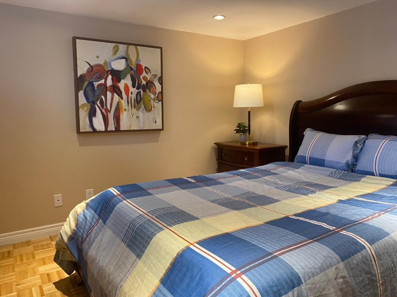 Nice Bedrooms In North York, Ontario *
