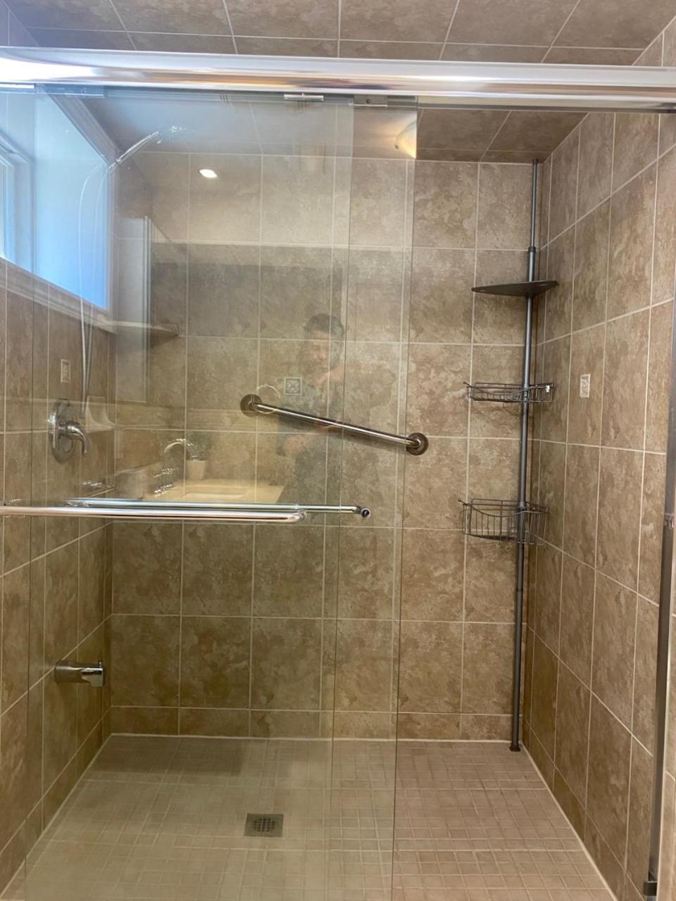 Homestay Nice Bedrooms In North York, Ontario