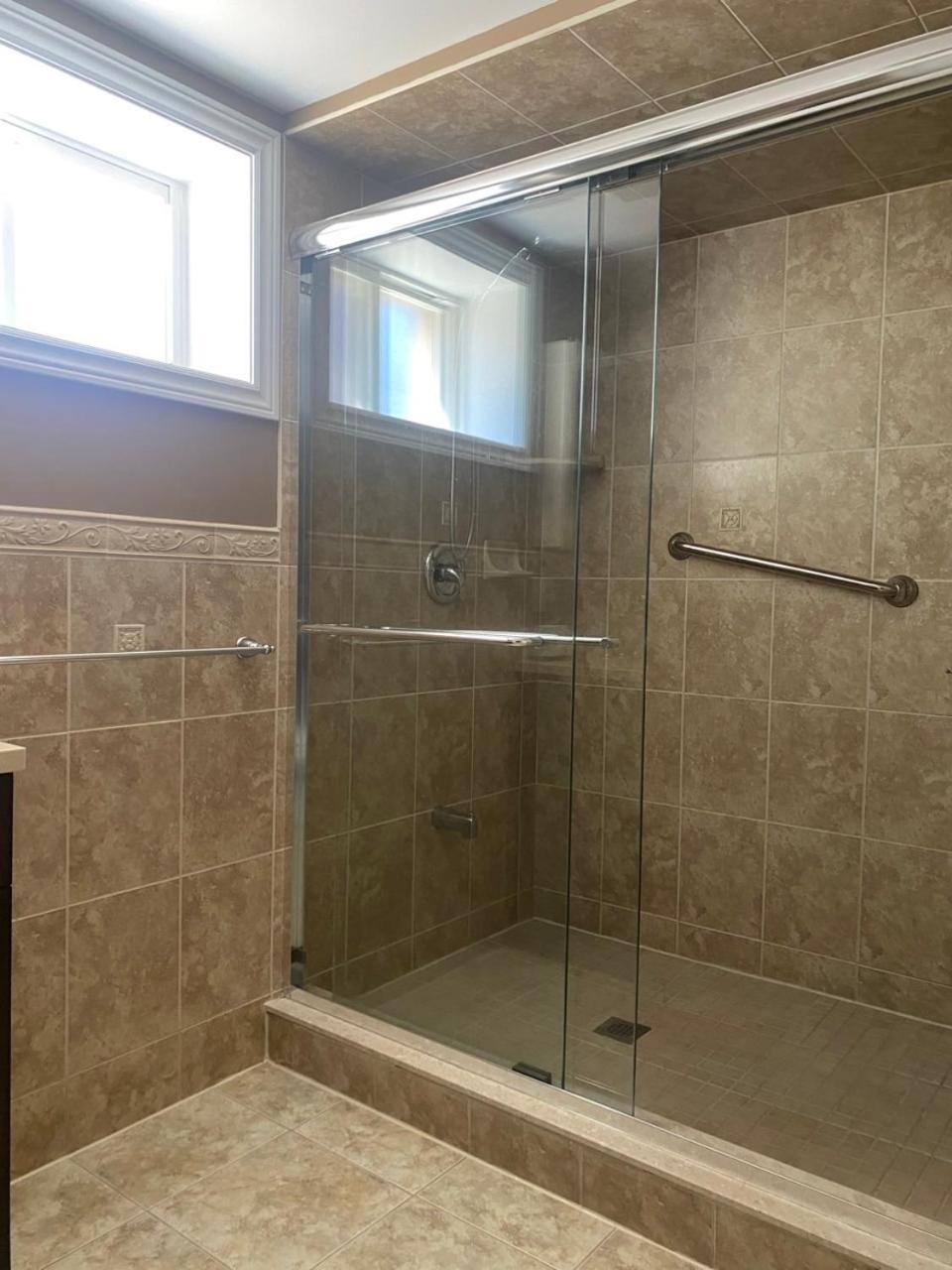 Nice Bedrooms In North York, Ontario Toronto
