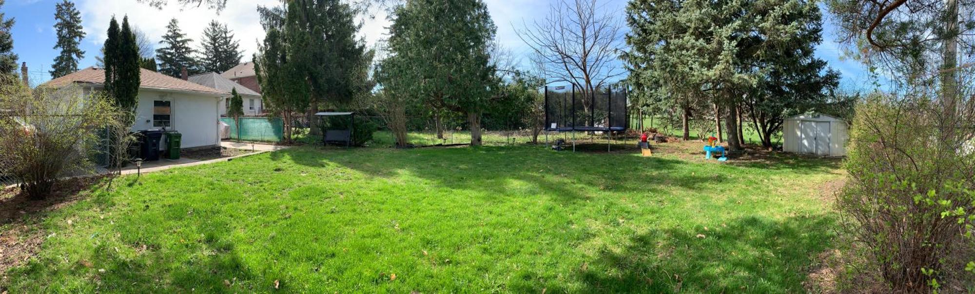 Entire Floor Privet Yard King Queen Twin Toronto
