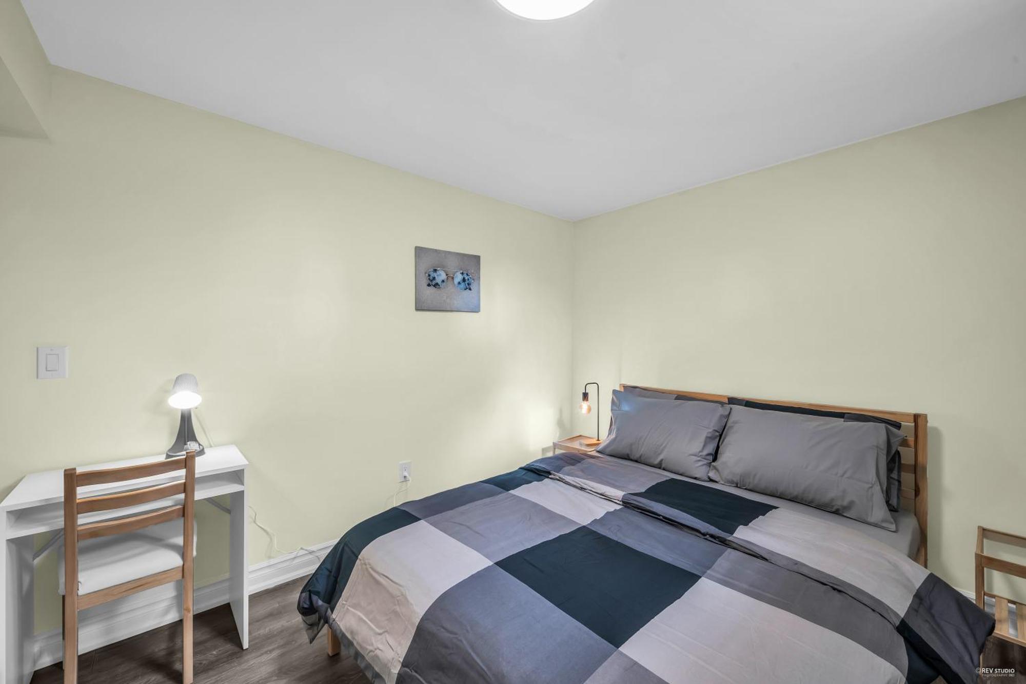 Luxury Renovated House In Prime Location With Parking *