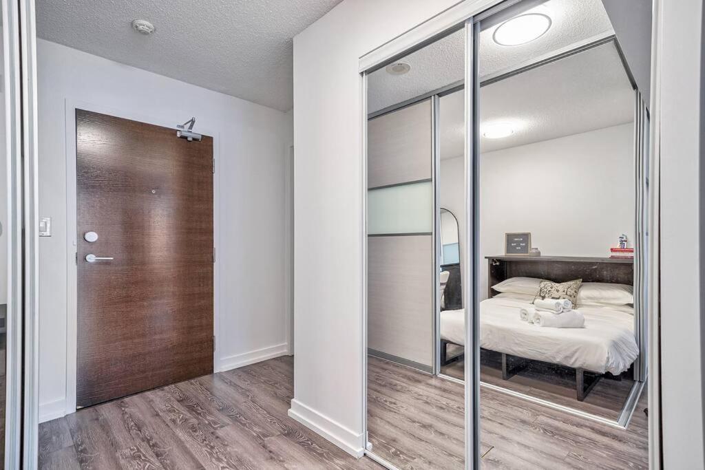 Designer 2br Downtown Condo, Rogers Center *
